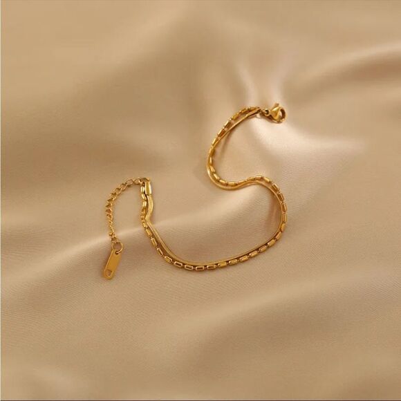 #39 Double Strand Gold Bracelet - Picture 5 of 7